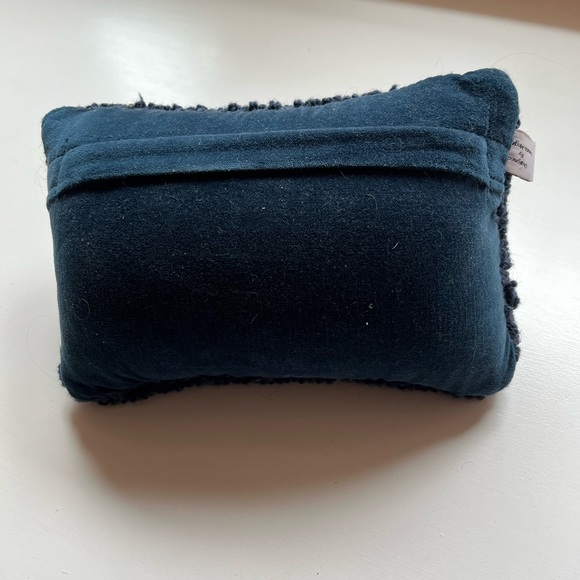 Chandler 4 Corners mini hooked pillow with buoys - Picture 2 of 4